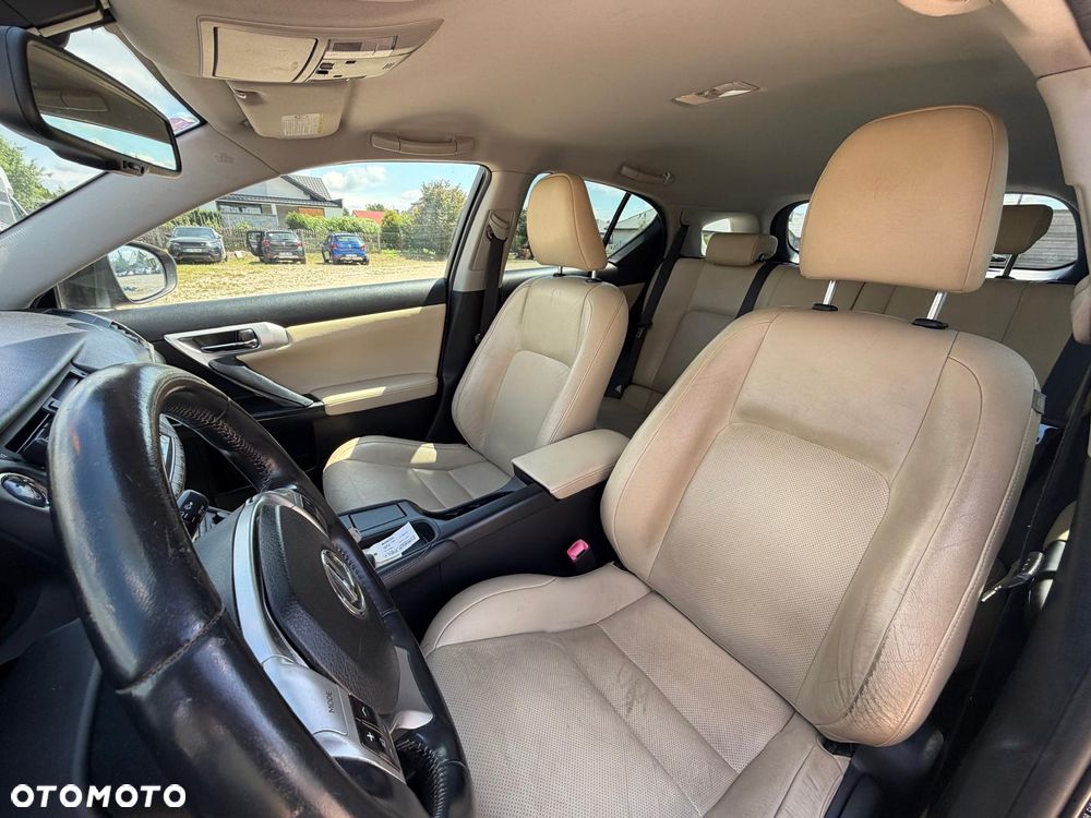 Lexus CT - 10