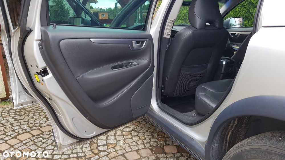 Volvo XC 70 D5 AWD Momentum - 14
