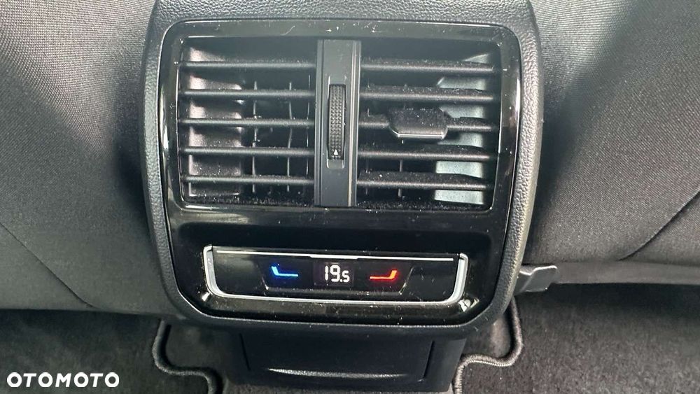 Volkswagen Passat - 17