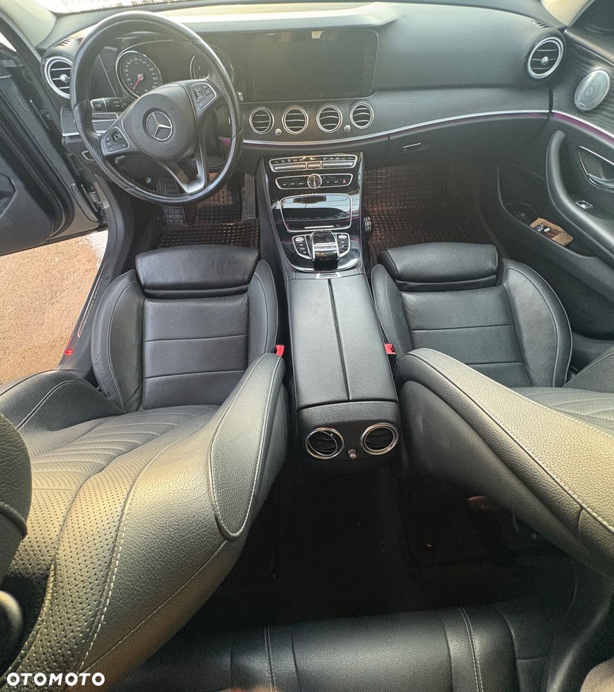 Mercedes-Benz Klasa E 400 4Matic 9G-TRONIC Avantgarde - 34