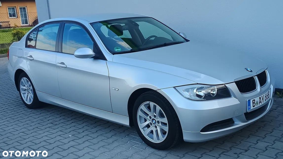 BMW Seria 3 318i - 12