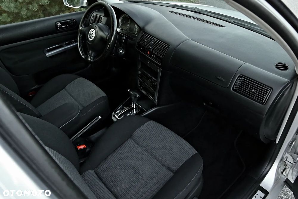 Volkswagen Golf 1.6 Comfortline - 8