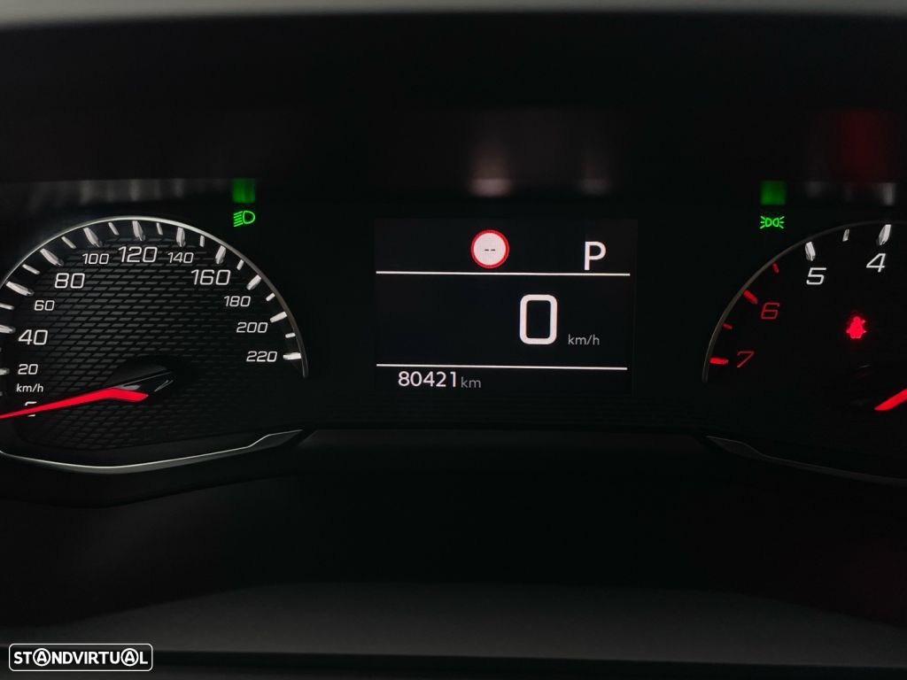 Peugeot 208 1.2 PureTech Allure EAT8 - 9