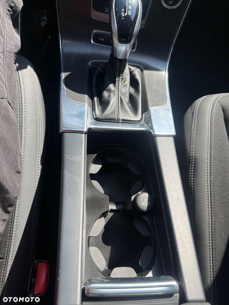 Volvo V60 D6 AWD Plug-in Hybrid Summum - 10