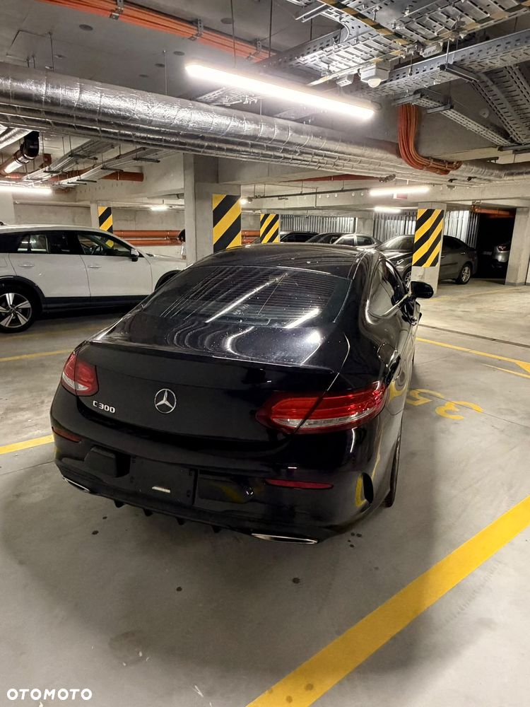 Mercedes-Benz Klasa C 300 9G-TRONIC AMG Line - 11