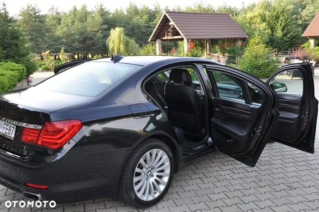 BMW Seria 7 750Li xDrive - 15