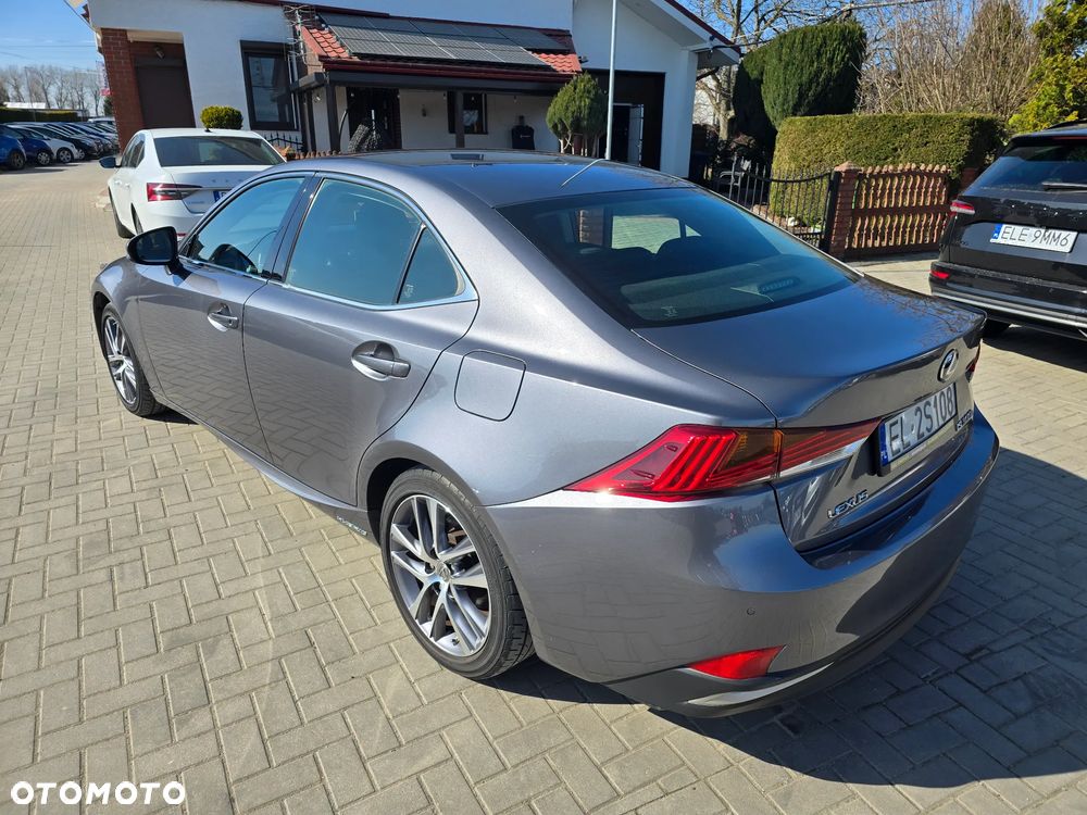 Lexus IS - 5