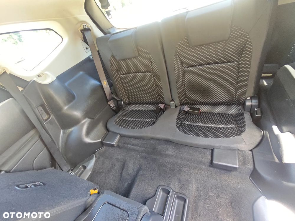 Nissan Qashqai+2 - 38