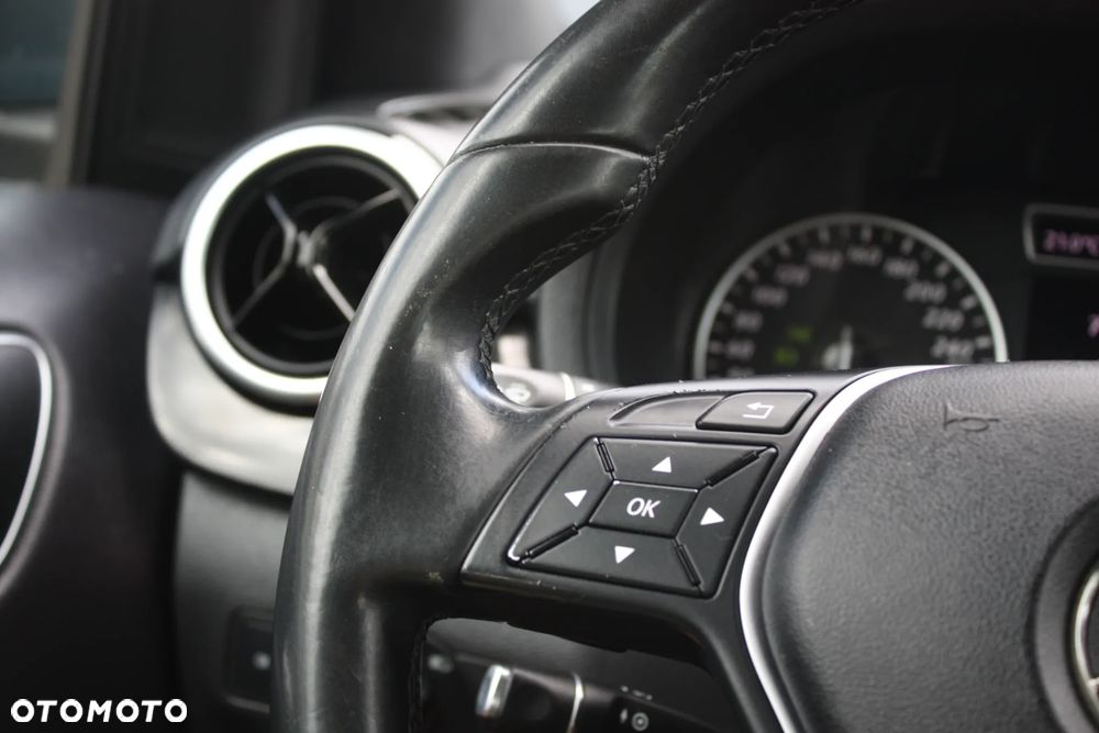 Mercedes-Benz Klasa B 200 (BlueEFFICIENCY) 7G-DCT - 23