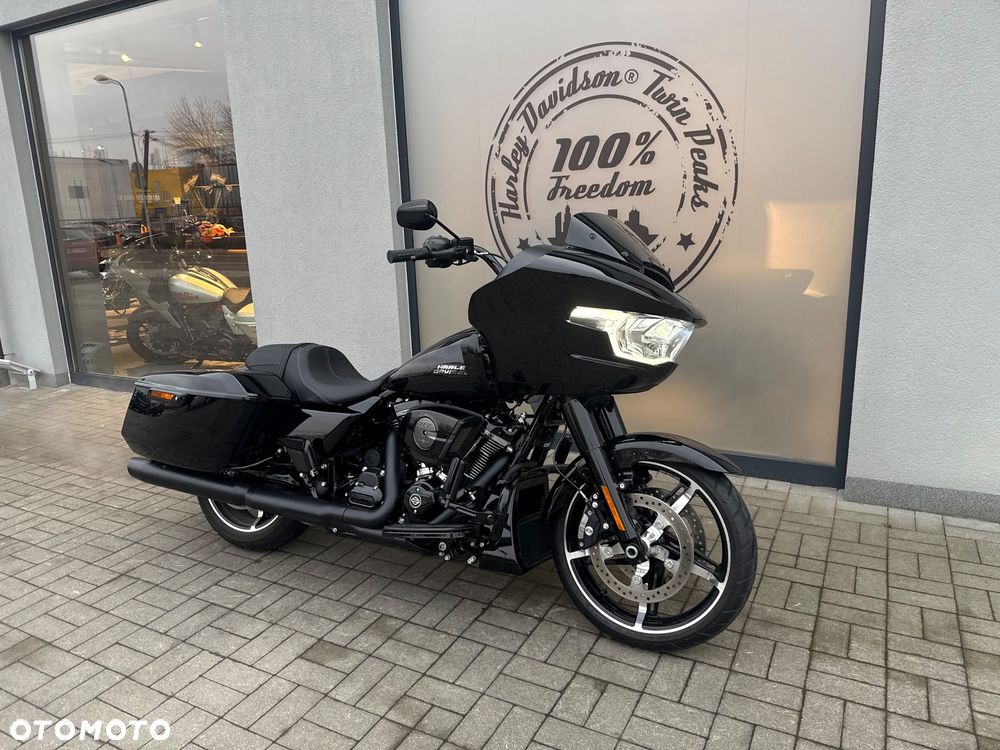 Harley-Davidson Touring Road Glide - 2