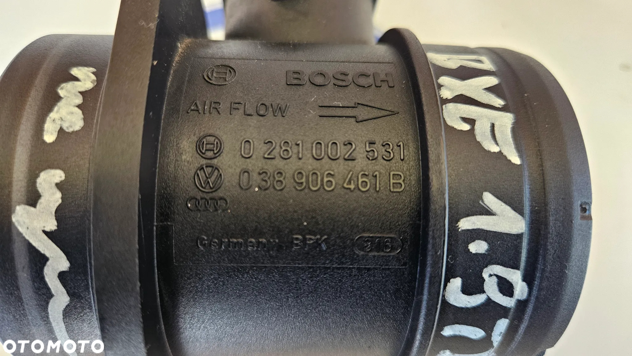 VW Golf 5 V BXE 1.9 TDI Przepływomierz powietrza z kostką 038906461B BOSCH - 5