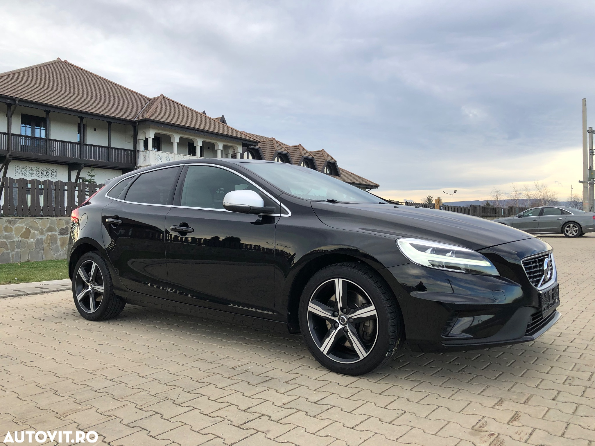 Volvo V40 D3 Geartronic RDesign - 2