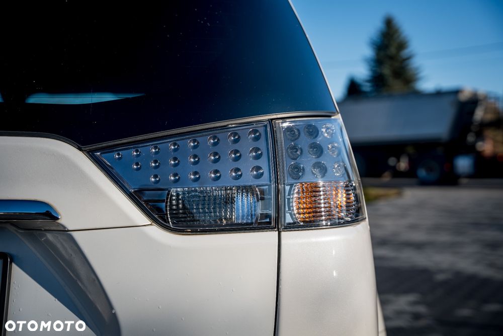 Mitsubishi Outlander - 11