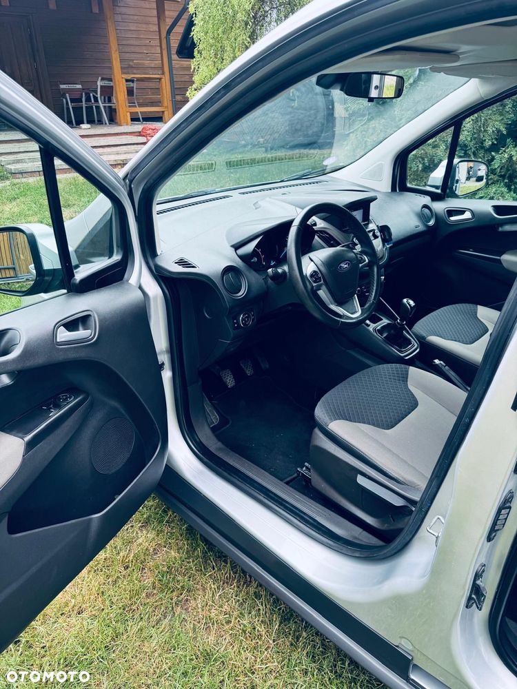 Ford E-Tourneo Courier - 15