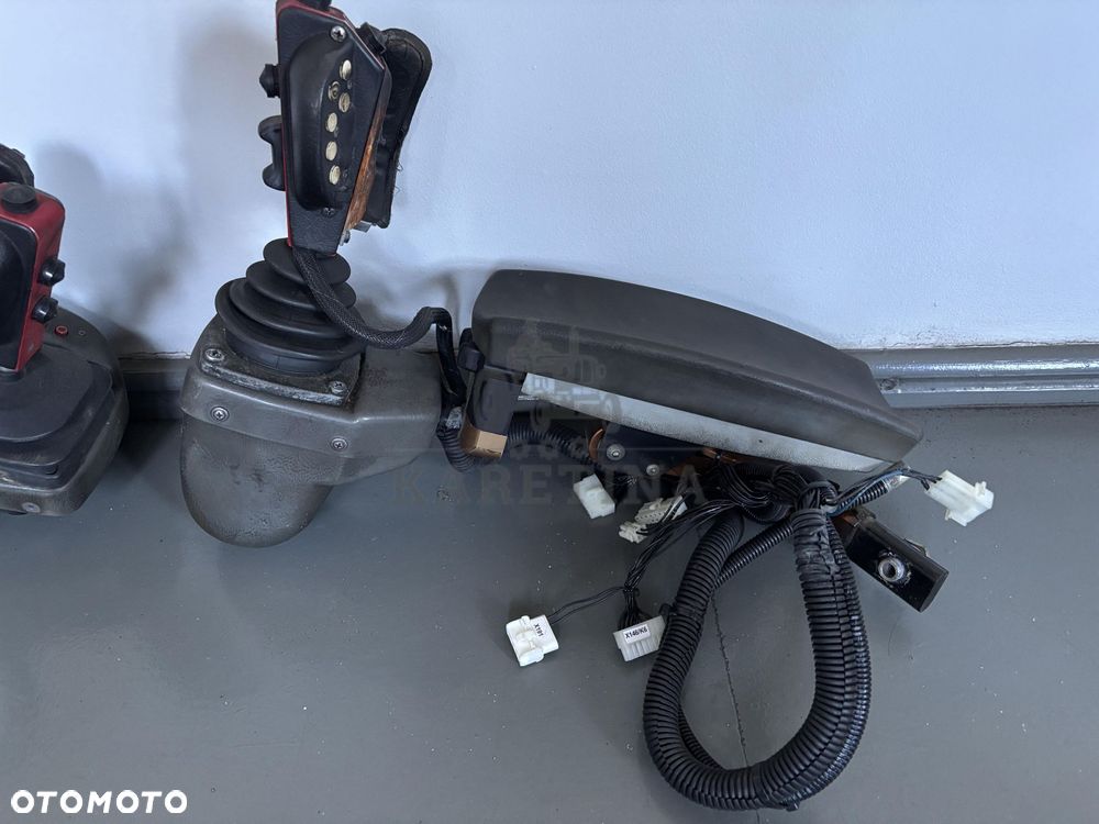 Valmet Harvester - joystick z podłokietnikiem - sterowanie - 1
