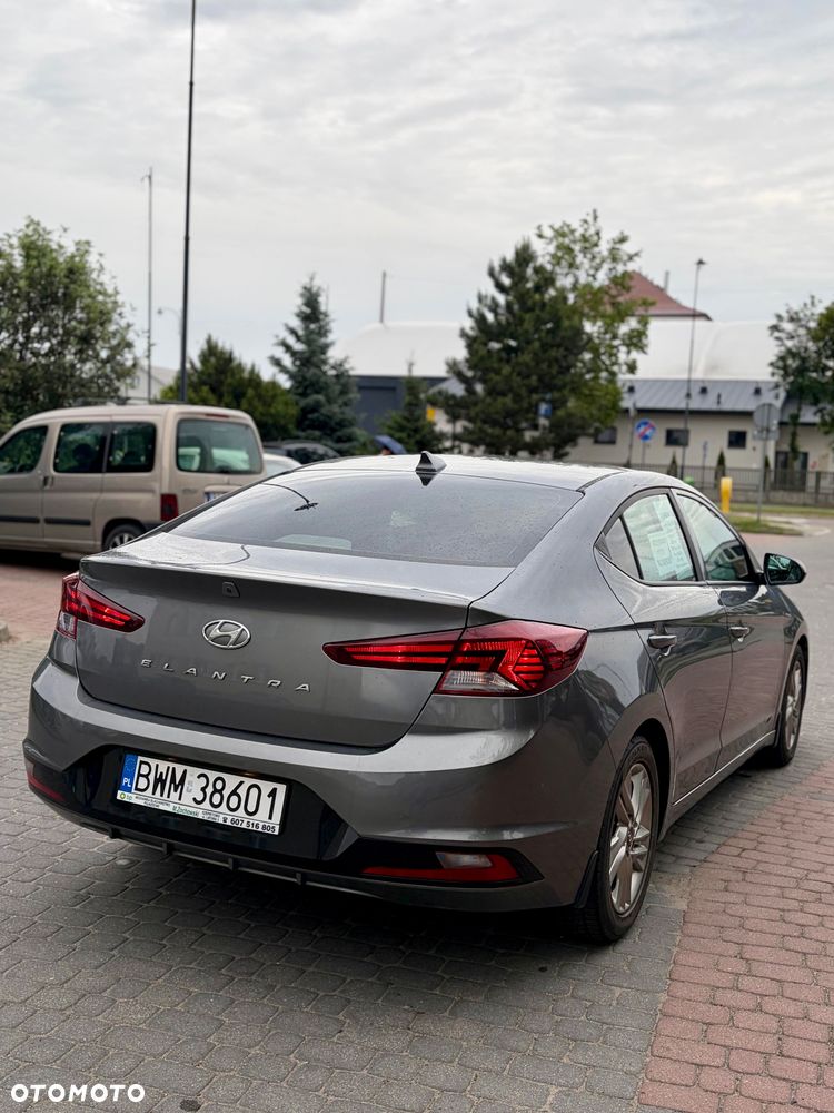 Hyundai Elantra - 6
