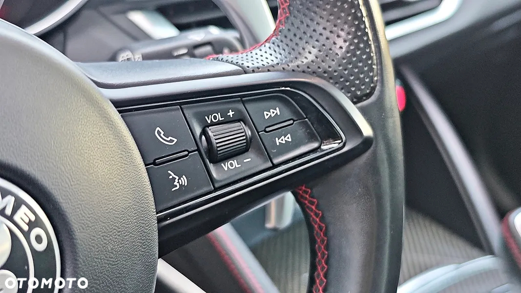 Alfa Romeo Stelvio 2.0 Turbo Veloce TI Q4 - 25