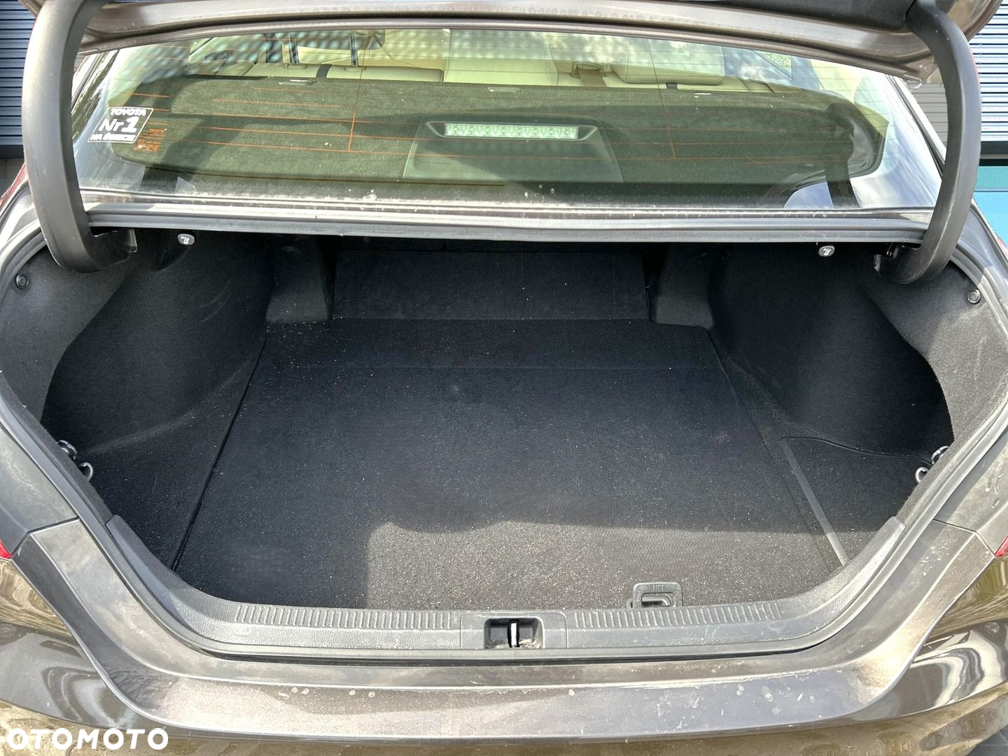 Toyota Camry - 25