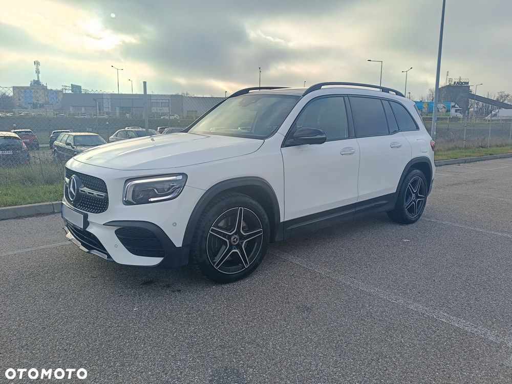Mercedes-Benz GLB 250 4-Matic AMG Line 8G-DCT - 2