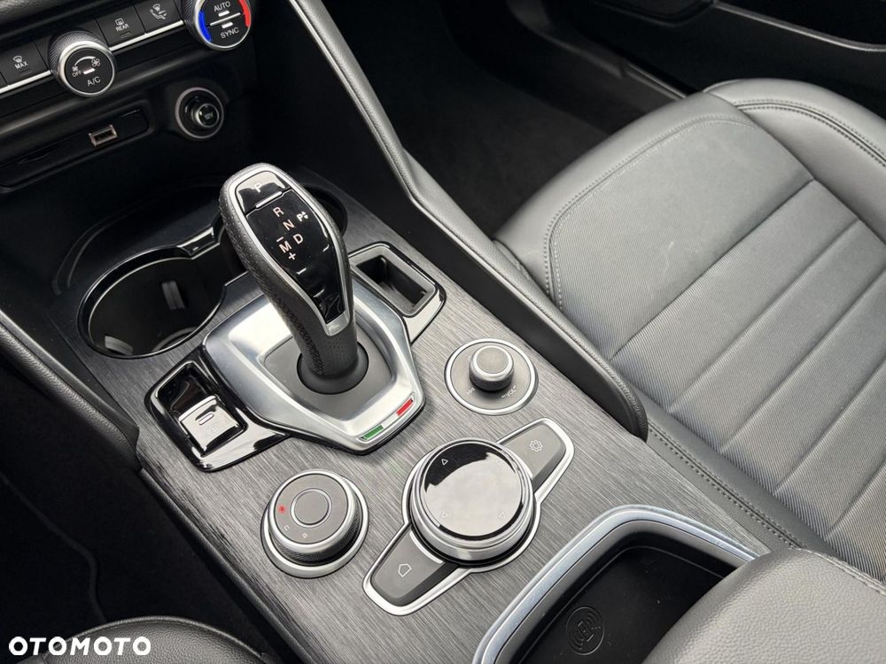 Alfa Romeo Giulia 2.0 Turbo Super Q4 - 22