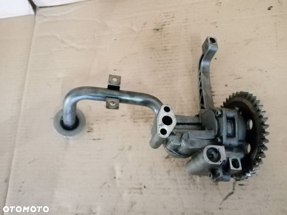 POMPA OLEJU Volkswagen Touareg Transporter V T5 2.5TDI 070115105A - 2