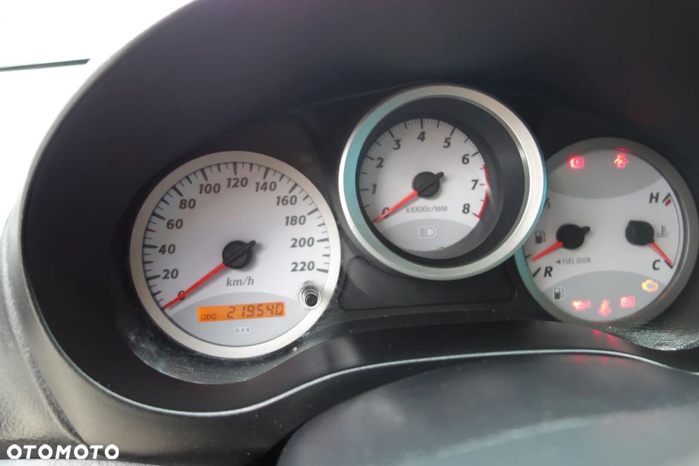 Toyota RAV4 2.0 VVT-i 4x4 - 26
