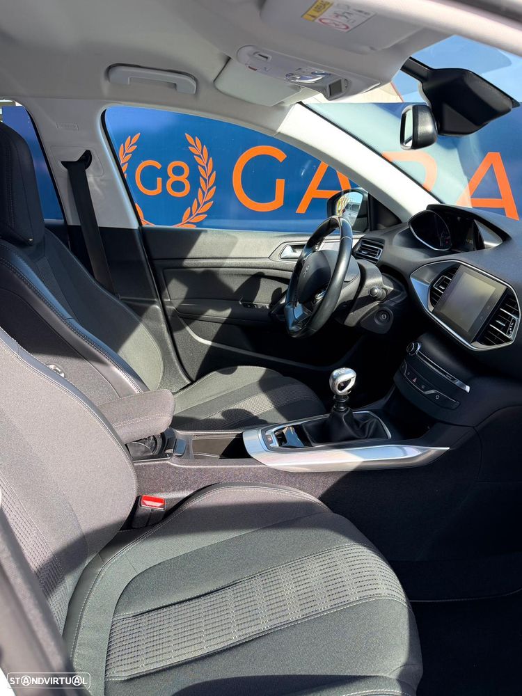 Peugeot 308 1.2 PureTech Allure - 8