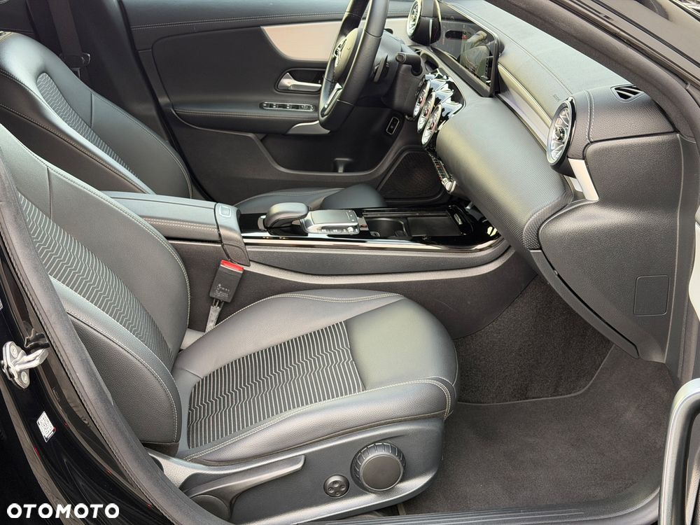 Mercedes-Benz CLA - 11