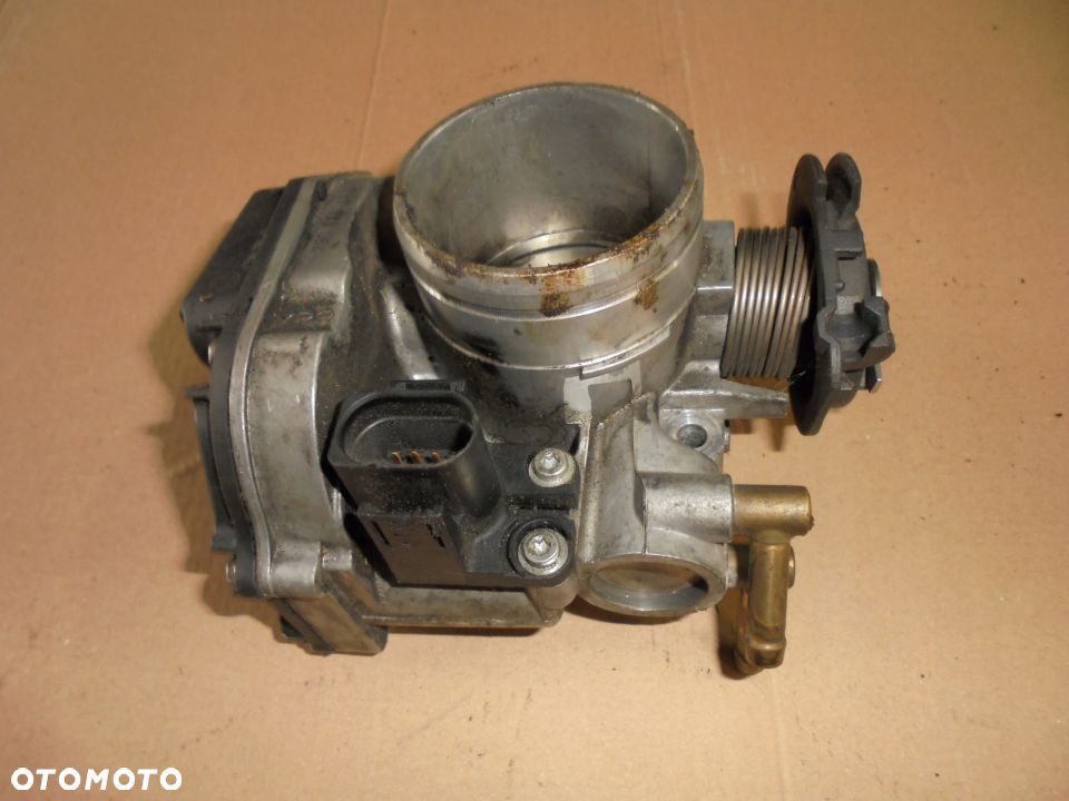 PRZEPUSTNICA VW AUDI SKODA SEAT 037133064D - 3