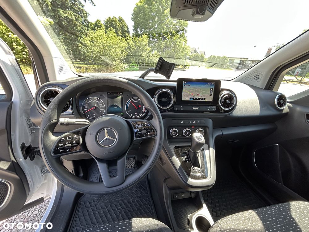 Mercedes-Benz E-citan - 16