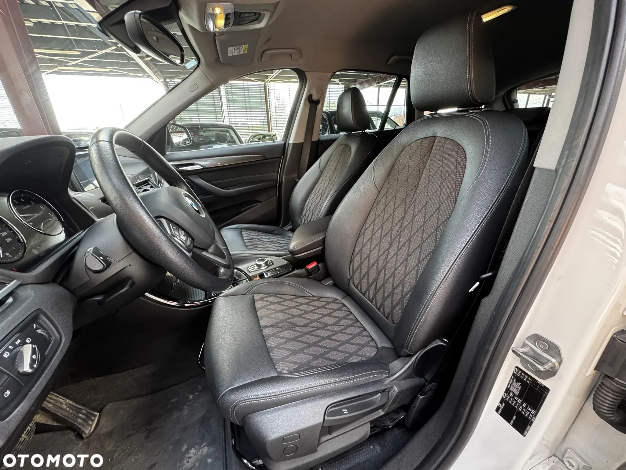 BMW X1 sDrive18i GPF xLine - 12