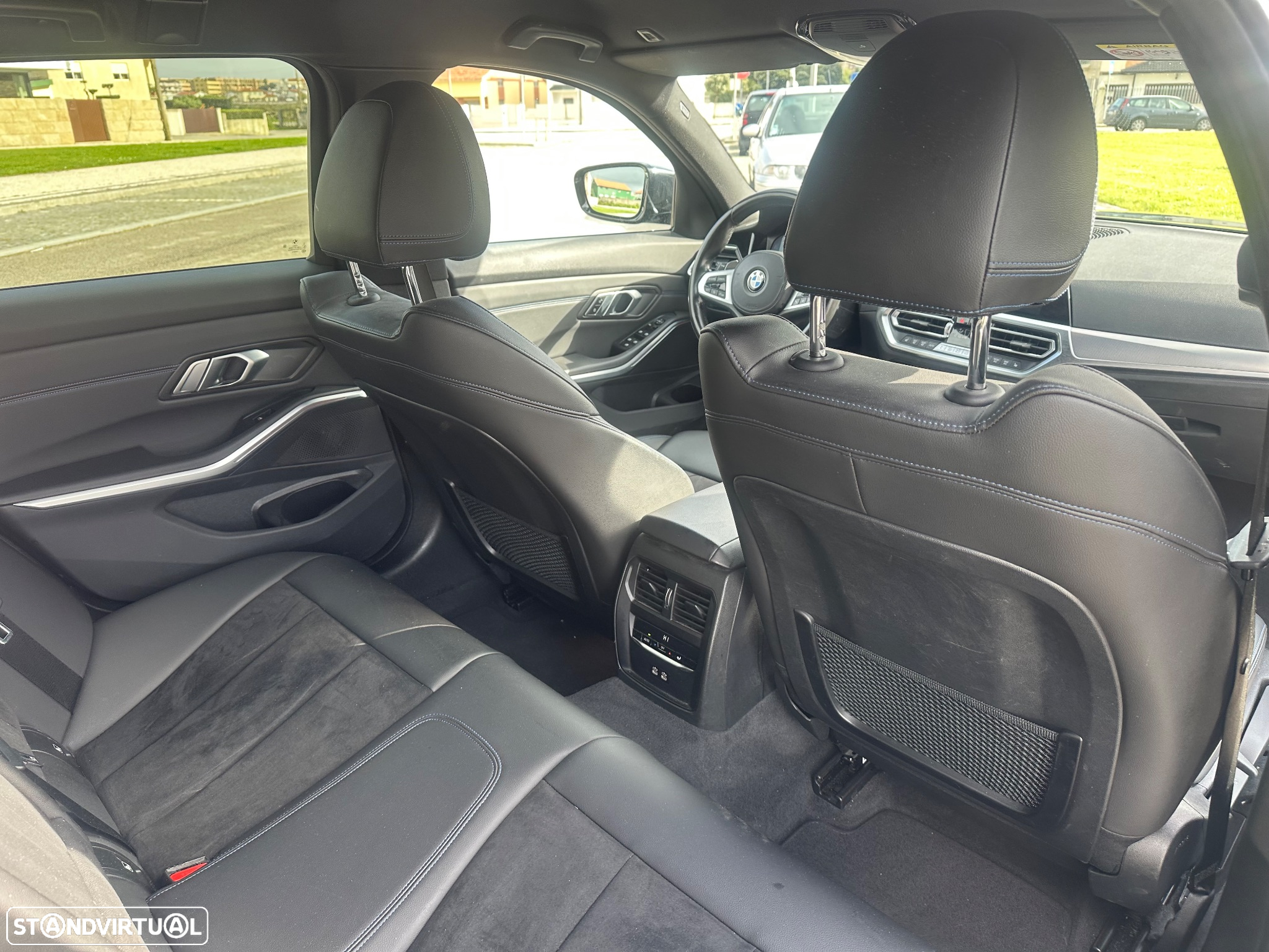 BMW 320 d Touring Pack Desportivo M Auto - 27