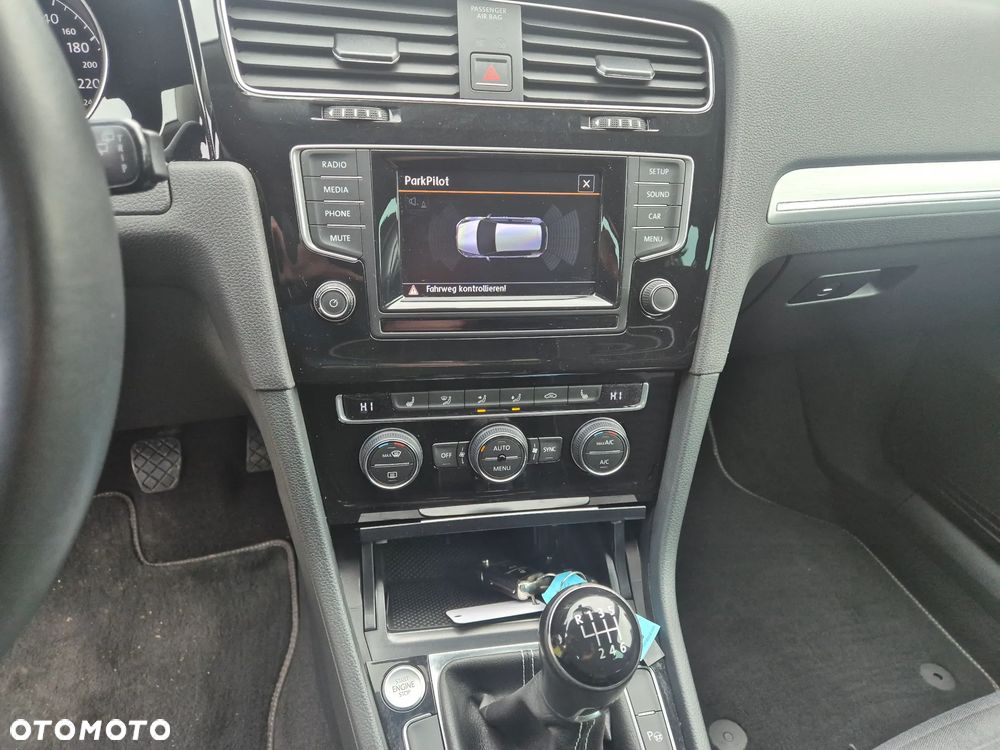 Volkswagen Golf 1.2 TSI BlueMotion Technology Cup - 26