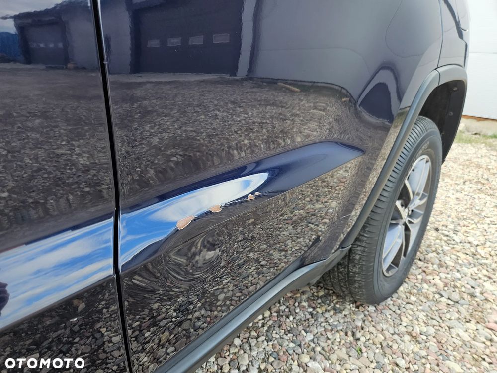 Jeep Grand Cherokee - 32