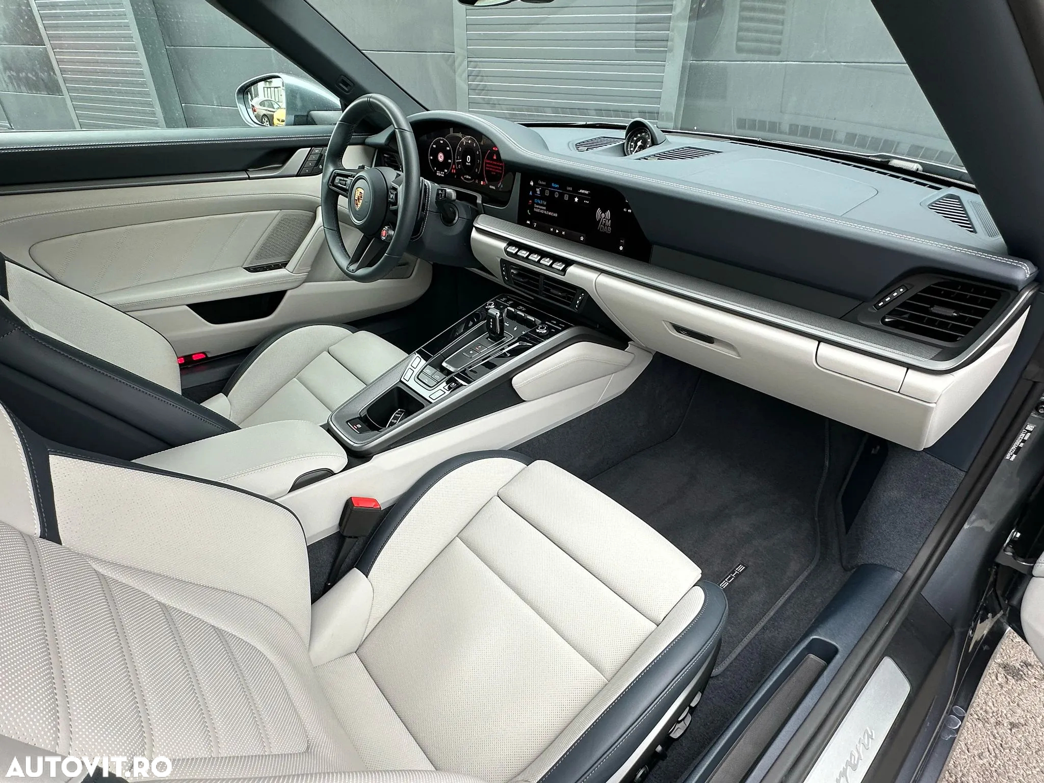 Porsche 911 Carrera Cabriolet PDK - 10