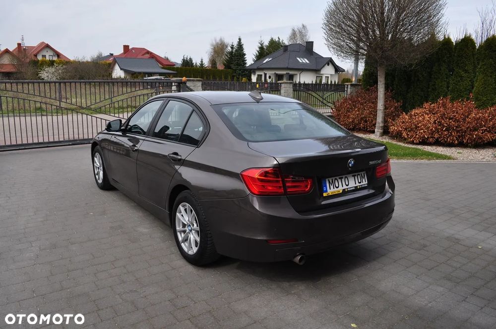 BMW Seria 3 320d - 4