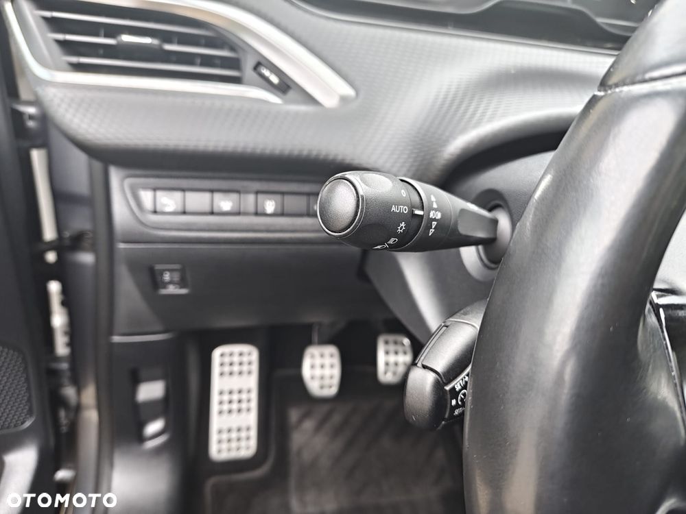 Peugeot 2008 e-HDi FAP 92 STOP & START Allure - 18