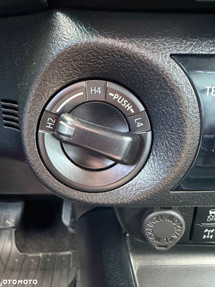 Toyota Hilux 2.8 D-4D Double Cab Invincible Sport 4x4 - 17