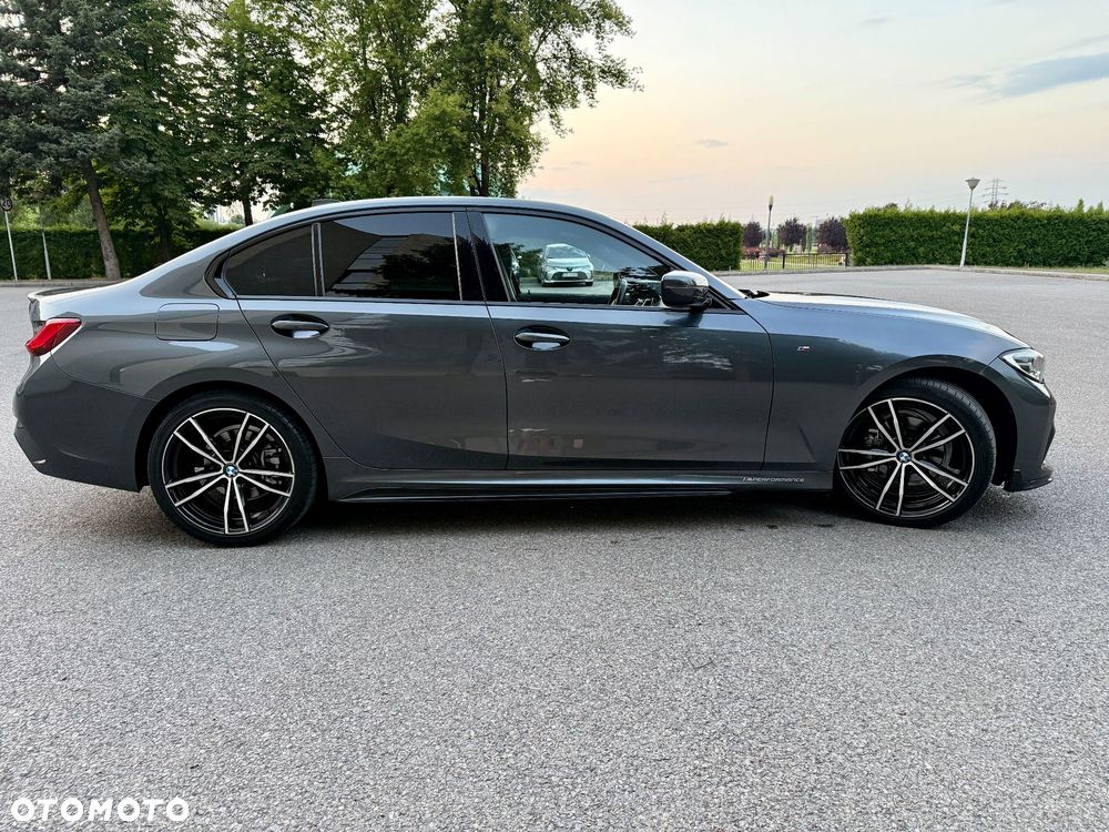 BMW Seria 3 318d M Sport Shadow - 4