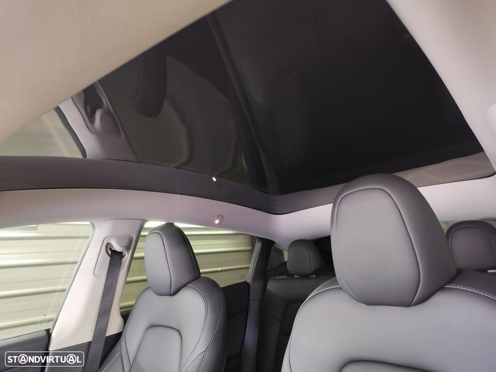 Tesla Model Y RWD - 24