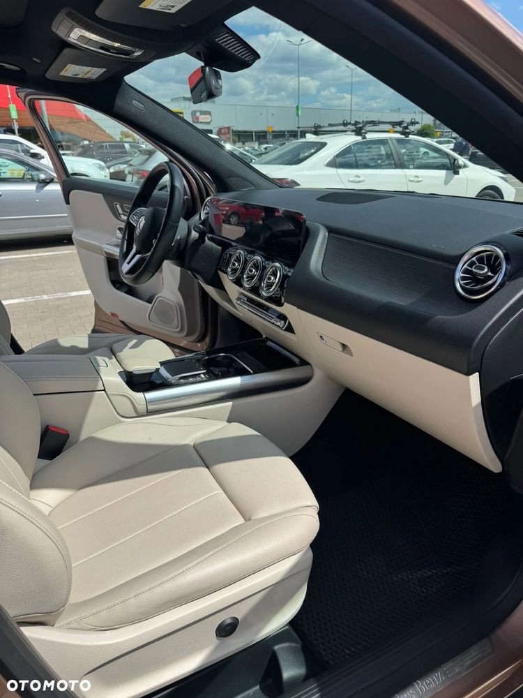 Mercedes-Benz GLA 250 - 32