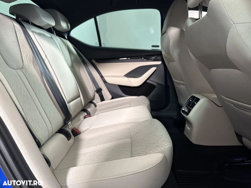 Skoda Octavia 2.0 TDI DSG Style - 13