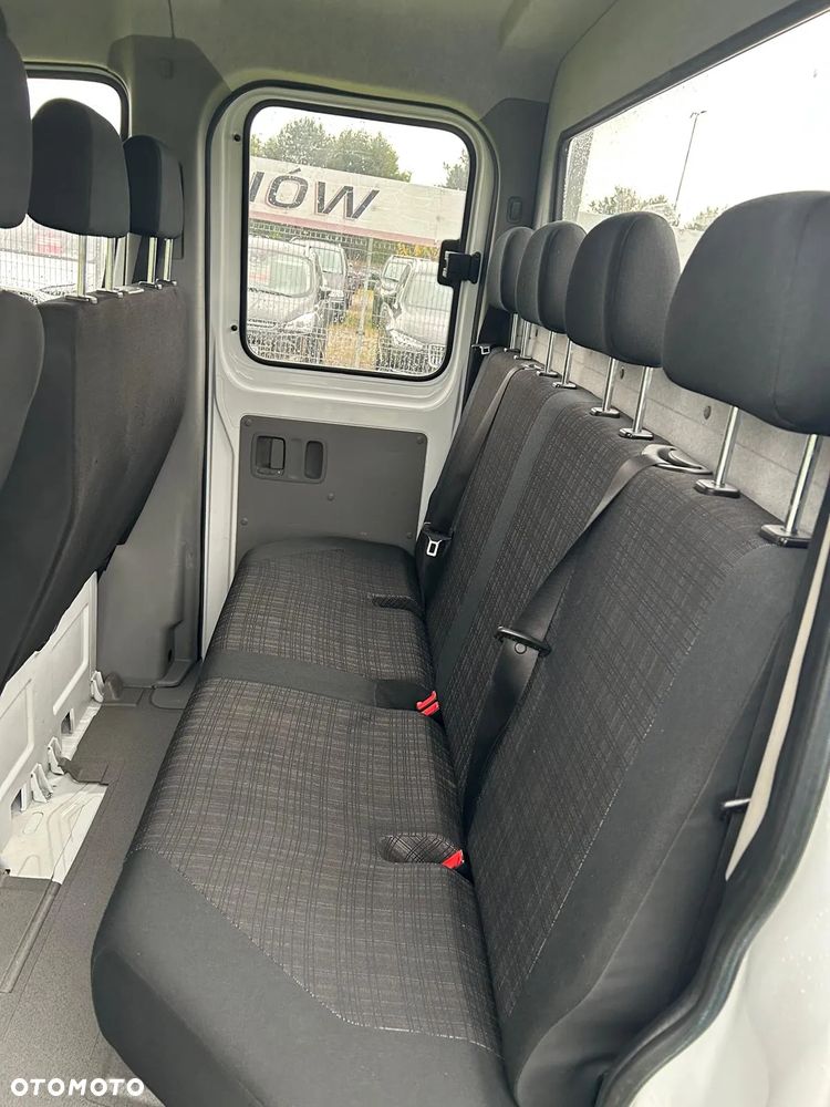 Mercedes-Benz Sprinter - 14