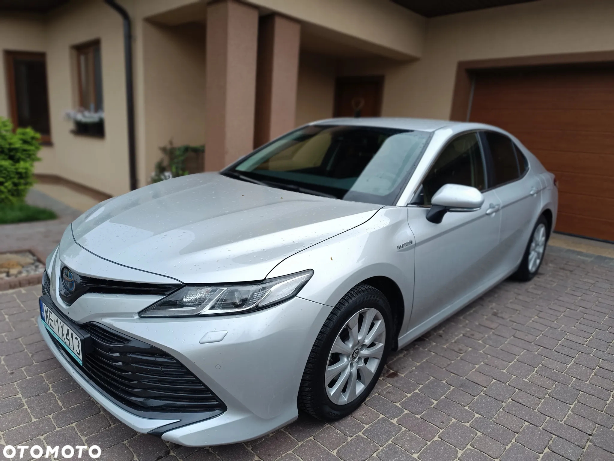 Toyota Camry 2.5 Hybrid Comfort CVT - 2