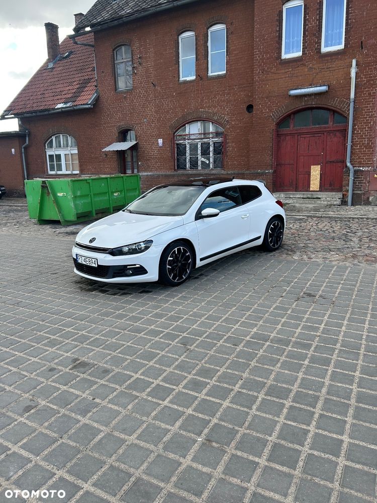 Volkswagen Scirocco 2.0 TSI DSG - 2