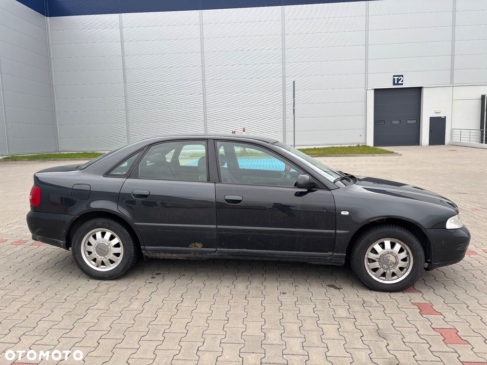 Audi A4 Limousine - 6
