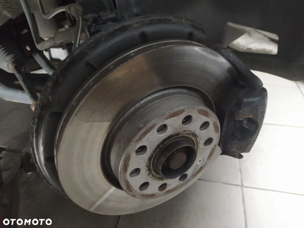 Volkswagen Golf 1.6 Comfortline - 9