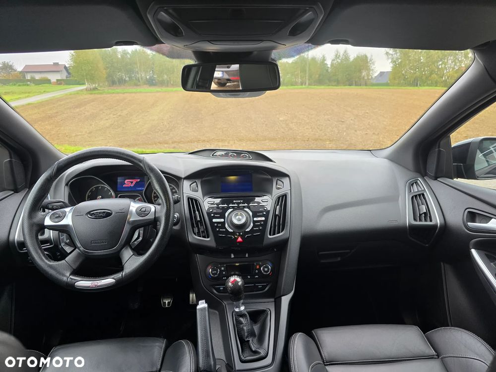 Ford Focus Turnier 2.0 EcoBoost ST mit Leder-Sport-Paket - 6