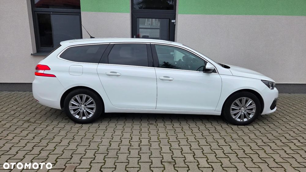 Peugeot 308 1.5 BlueHDi Allure Pack S&S EAT8 - 11