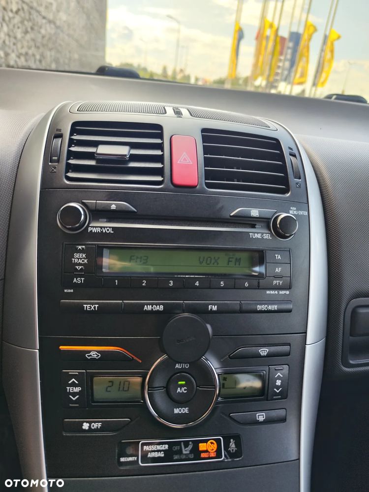 Toyota Auris - 25